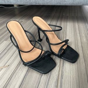 Womens heels size 37